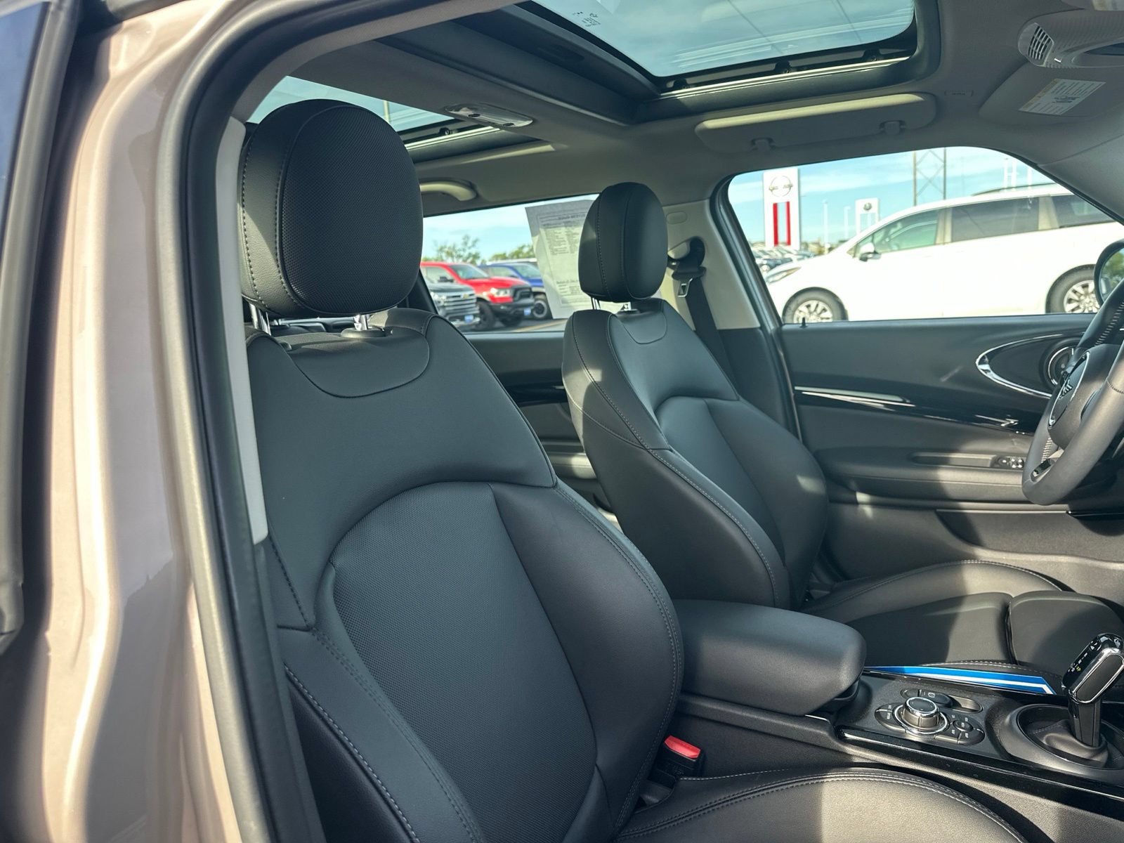 Used 2023 MINI Cooper Clubman S w/ Premium Package FWD image 42