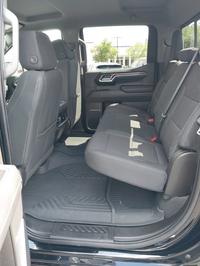 Used 2025 Chevrolet Silverado 1500 LT Trail Boss w/ Convenience Package II AWD/4WD image 8