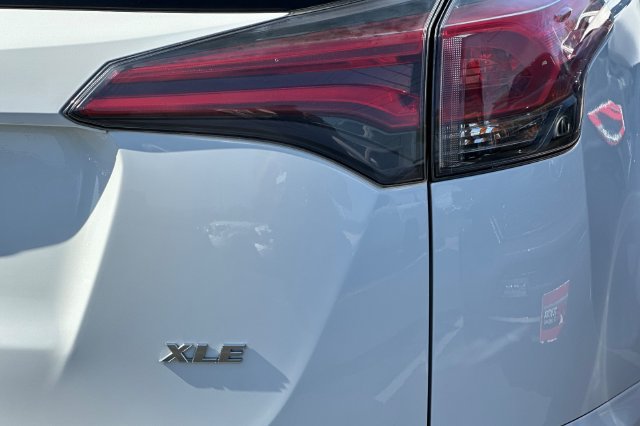 Certified 2018 Toyota RAV4 XLE FWD image 32