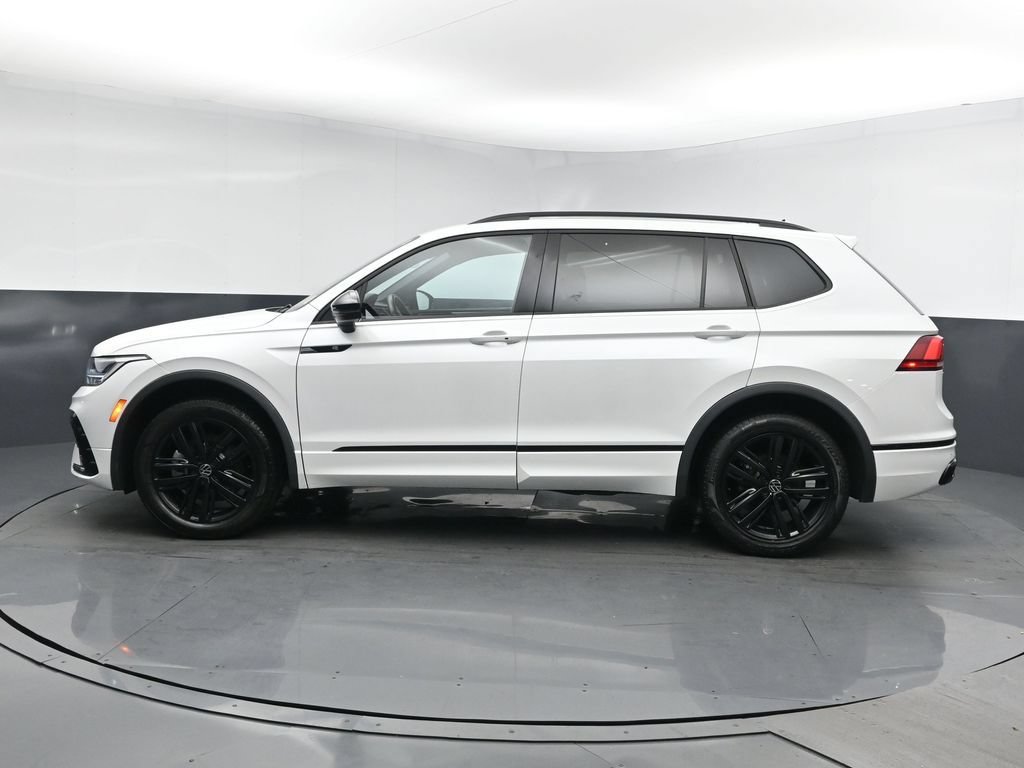 Used 2022 Volkswagen Tiguan SE R-Line AWD/4WD image 4
