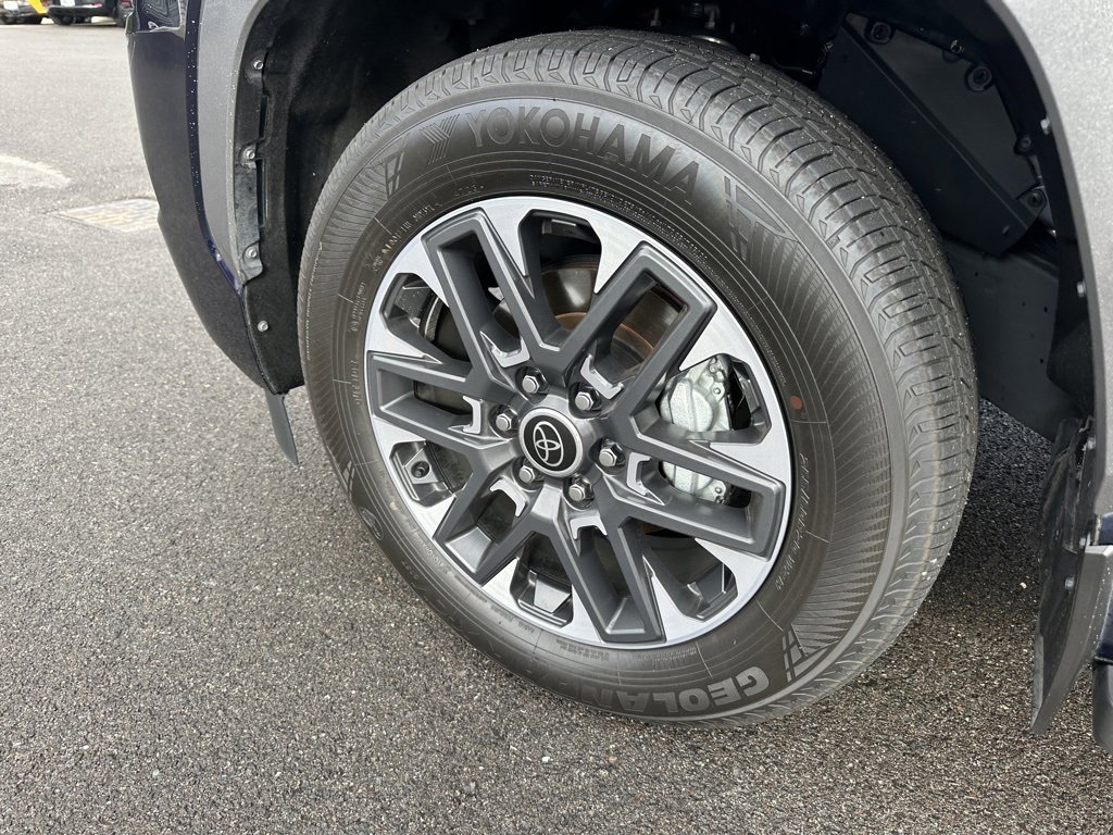 Used 2024 Toyota Sequoia Limited image 28