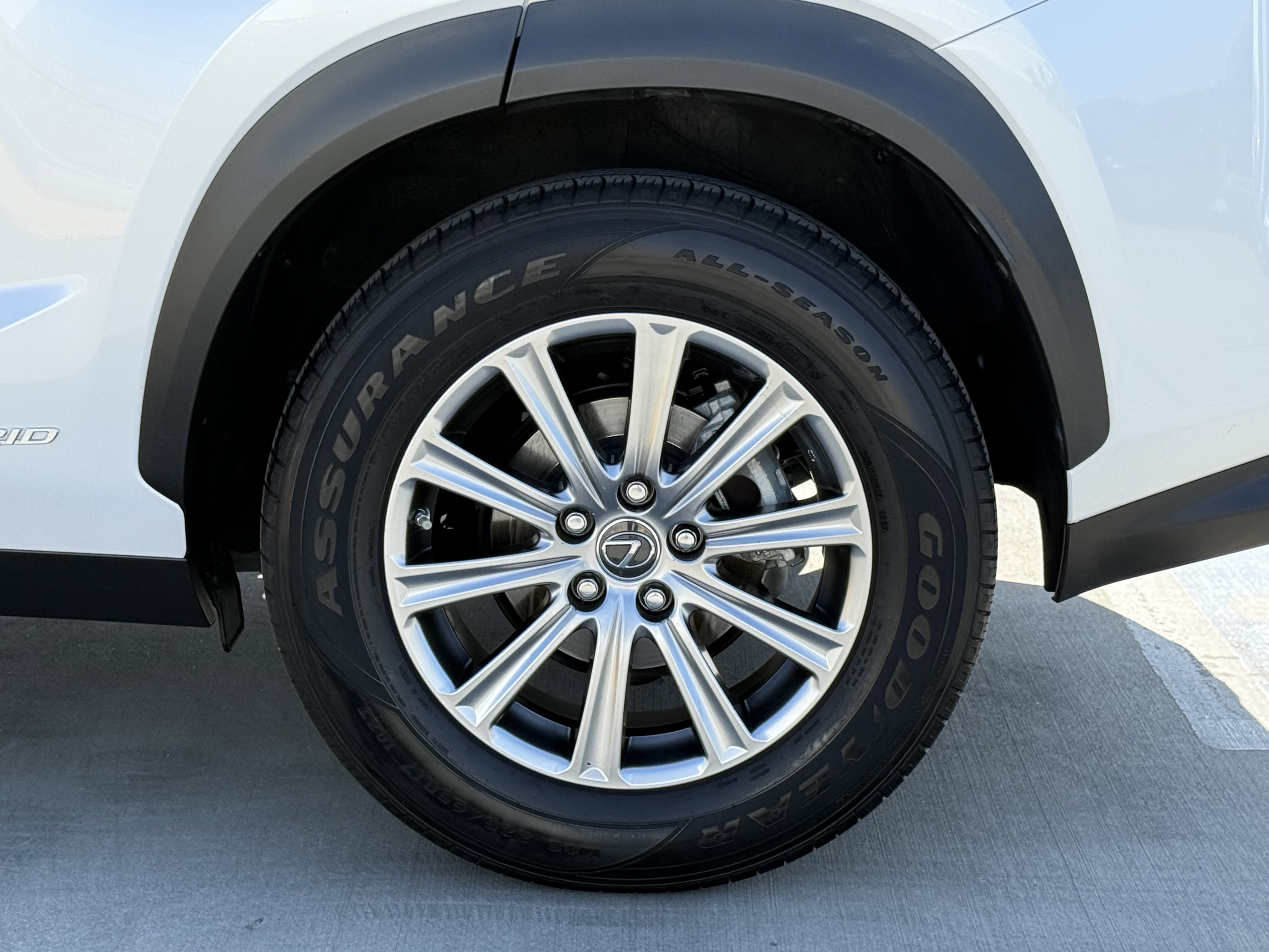 Used 2018 Lexus NX 300h AWD image 14