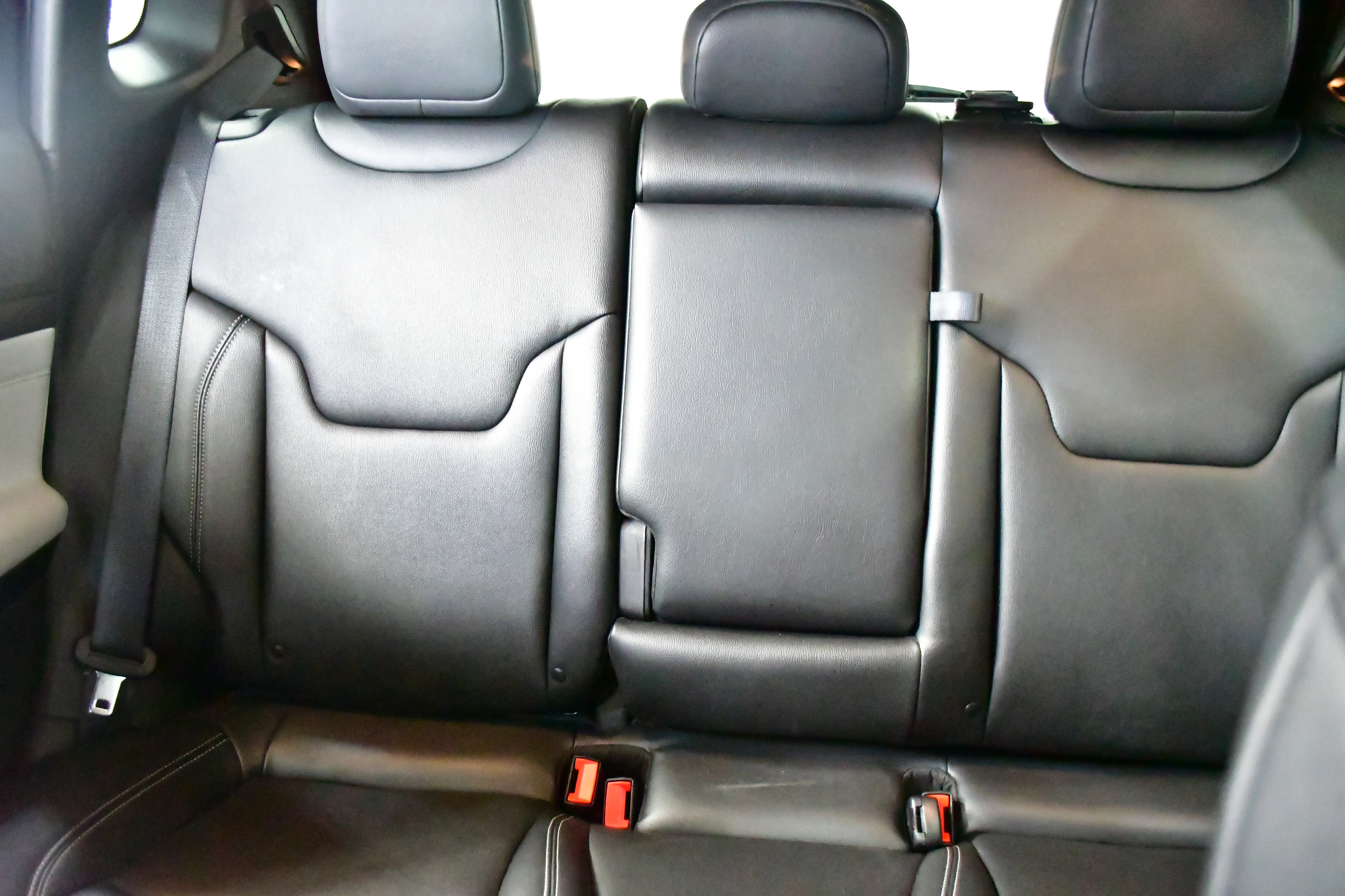 Used 2025 Jeep Compass Limited image 11