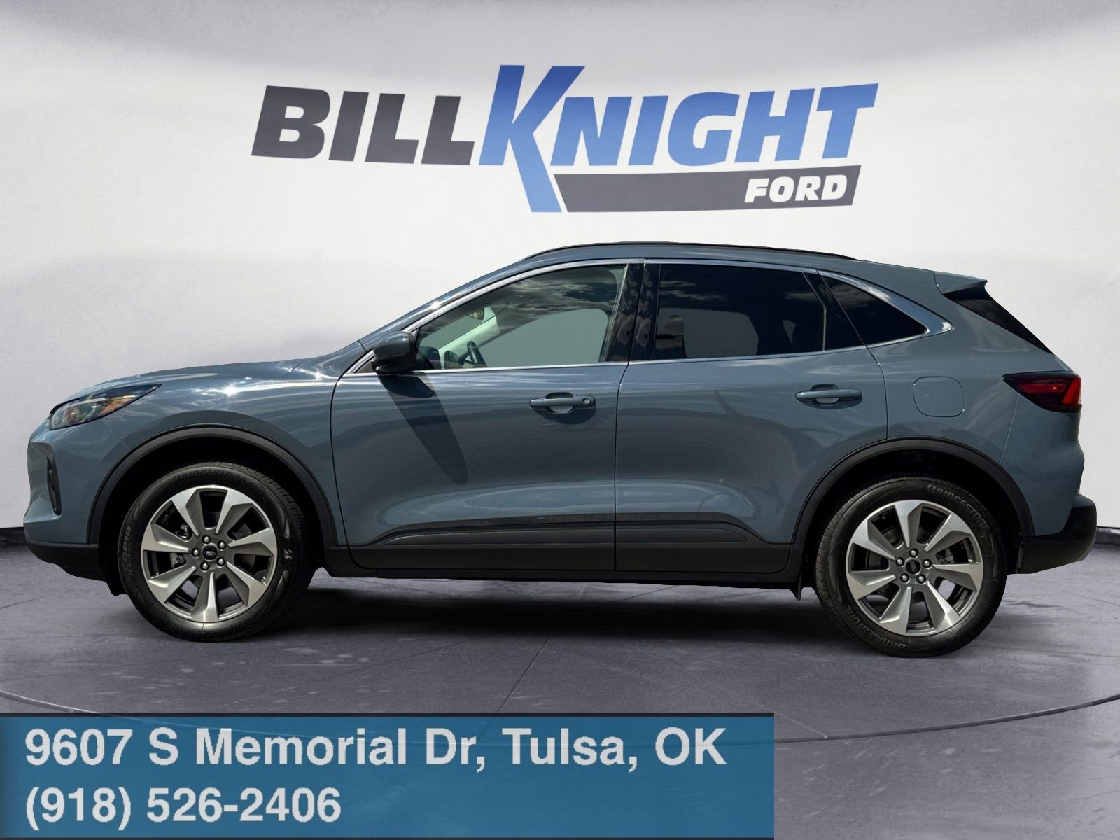 Used 2025 Ford Escape Platinum image 2