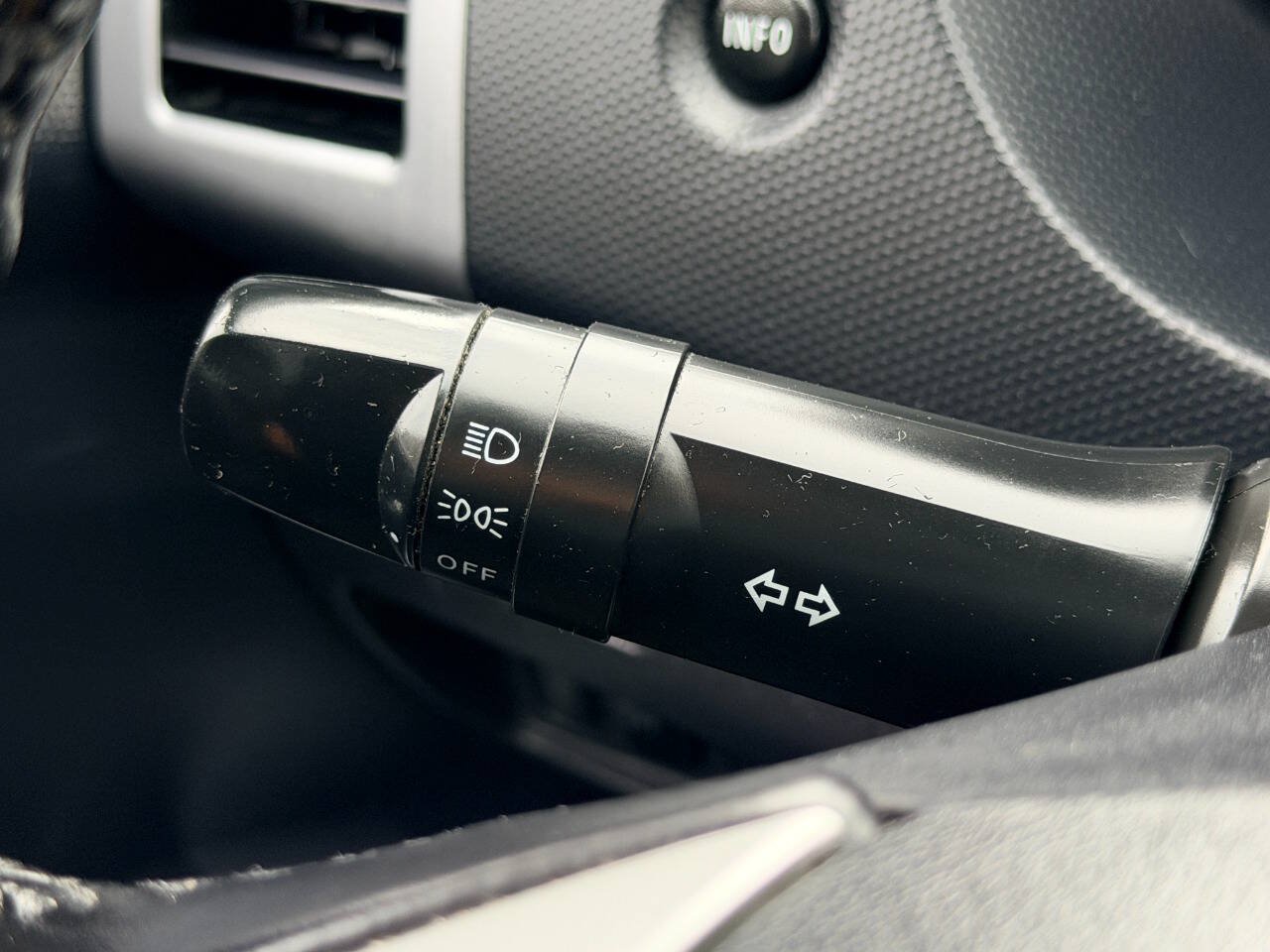 Used 2010 Mitsubishi Outlander ES AWD/4WD image 29