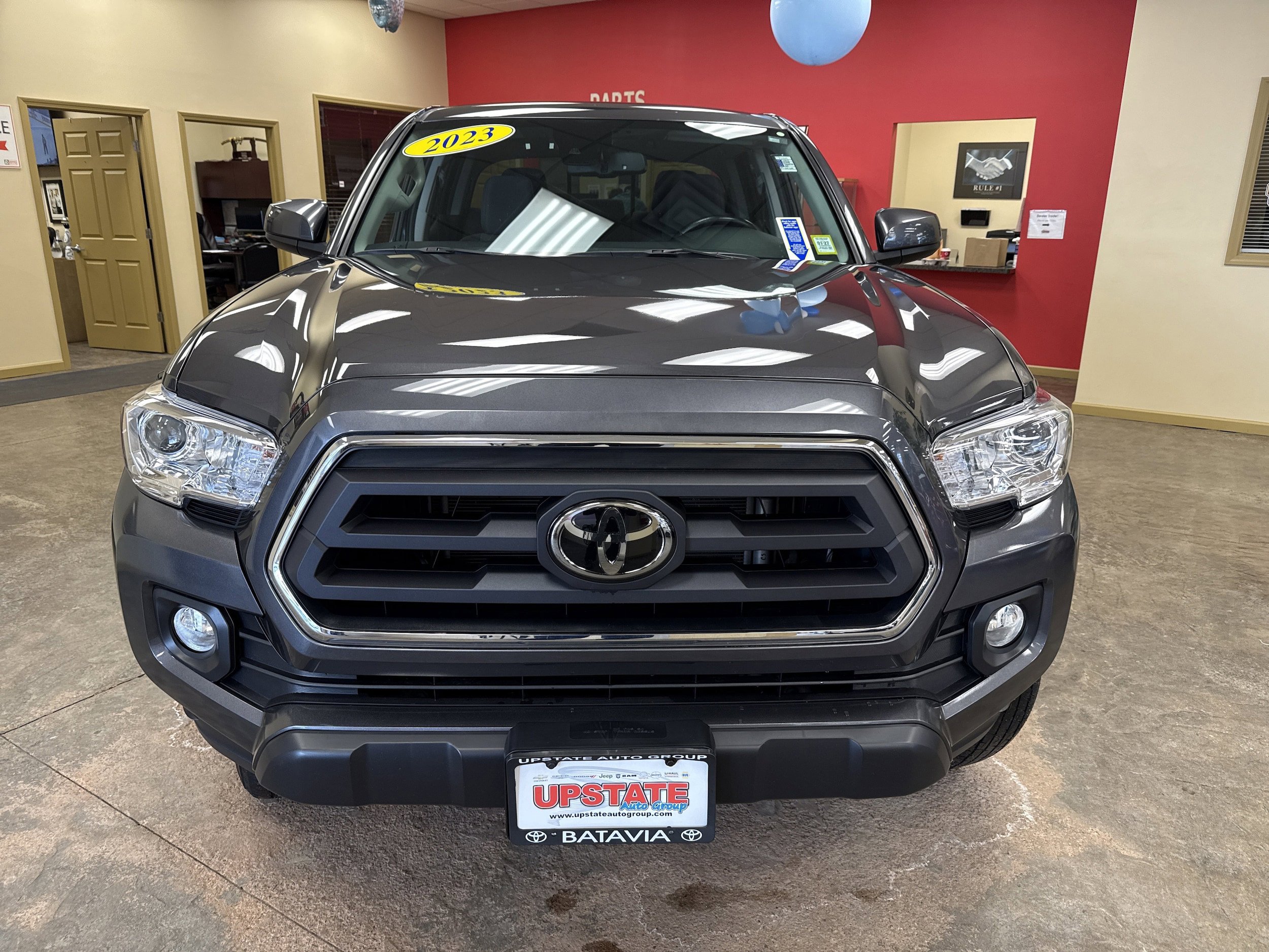 Used 2023 Toyota Tacoma SR5 AWD/4WD image 2