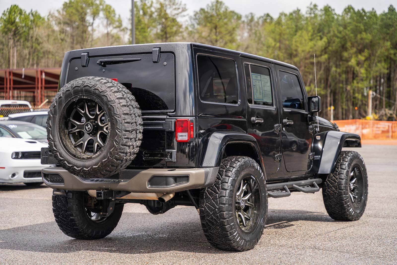 Used 2017 Jeep Wrangler Unlimited Sahara image 7