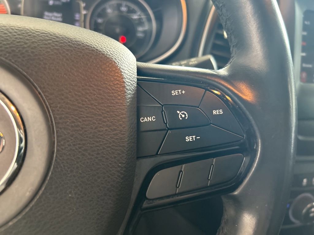 Used 2019 Jeep Cherokee Altitude image 45