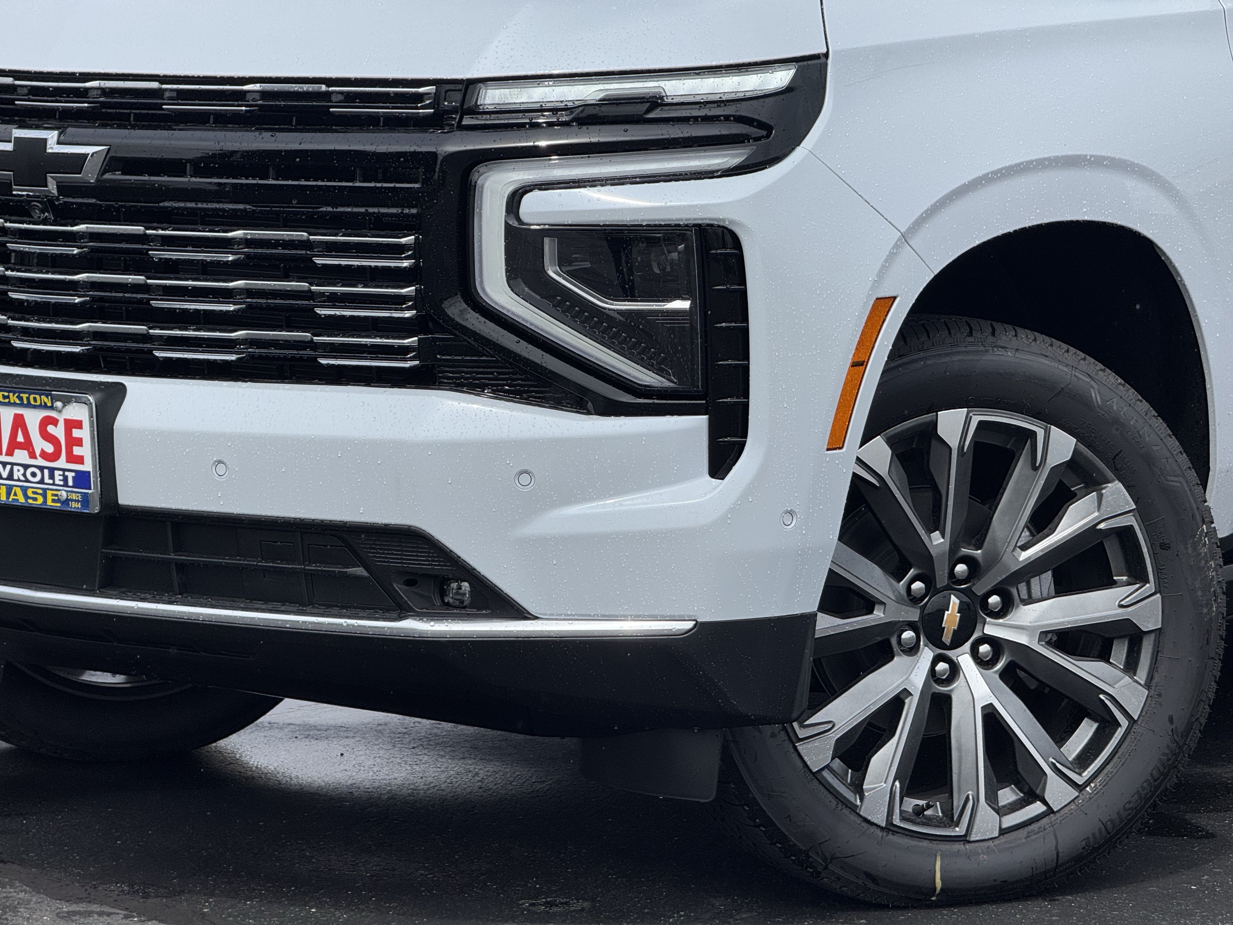 New 2026 Chevrolet Tahoe High Country AWD/4WD image 3