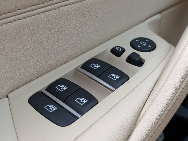 Used 2021 BMW 530e RWD image 24