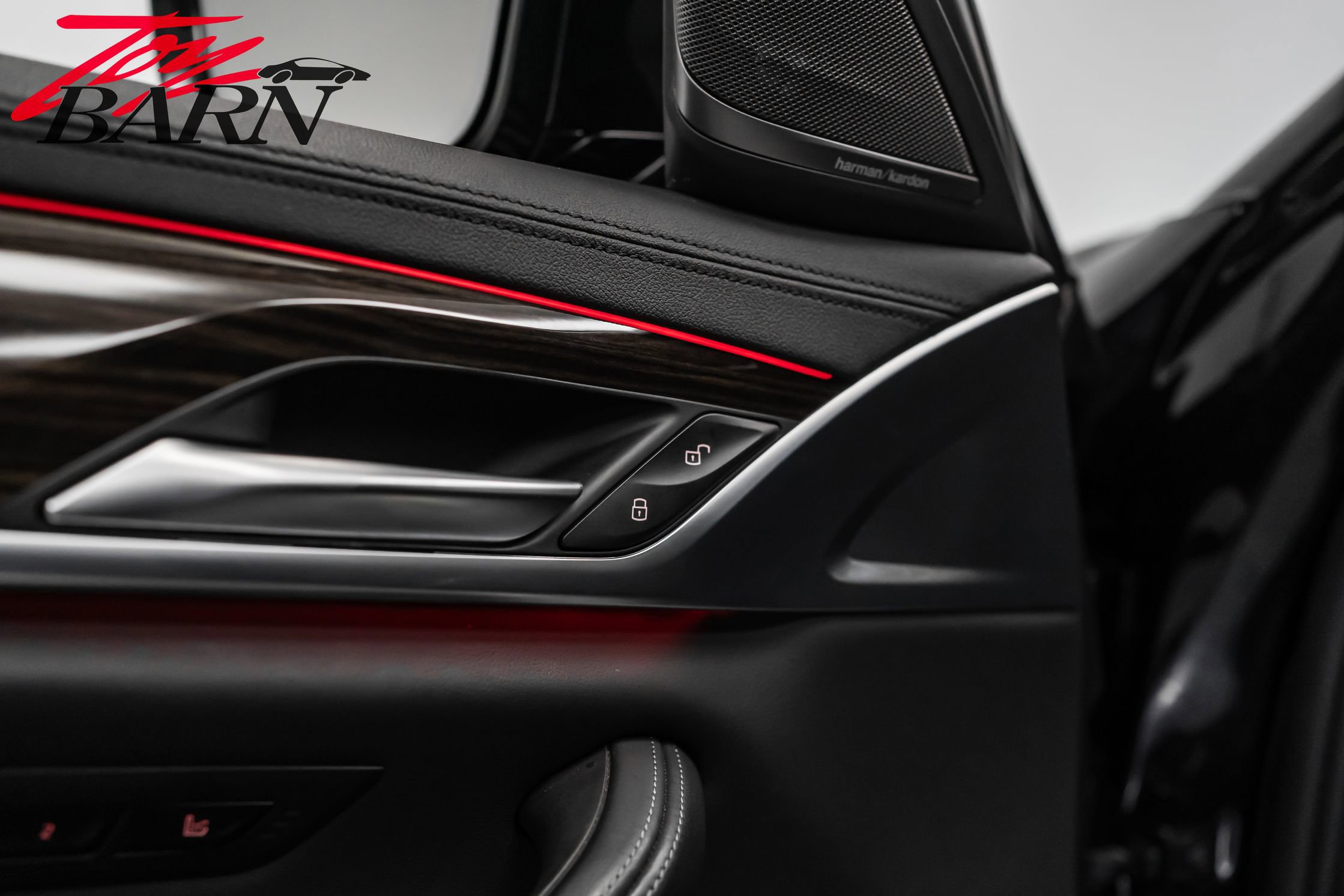 Used 2022 BMW M5 w/ Executive Package image 22