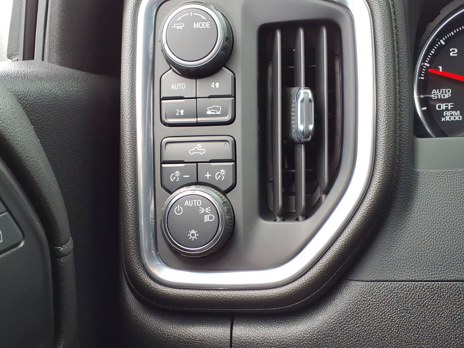 Used 2022 Chevrolet Silverado 1500 LT AWD/4WD image 25