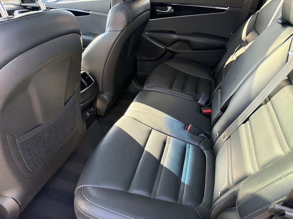 Used 2019 Kia Sorento SX FWD image 12