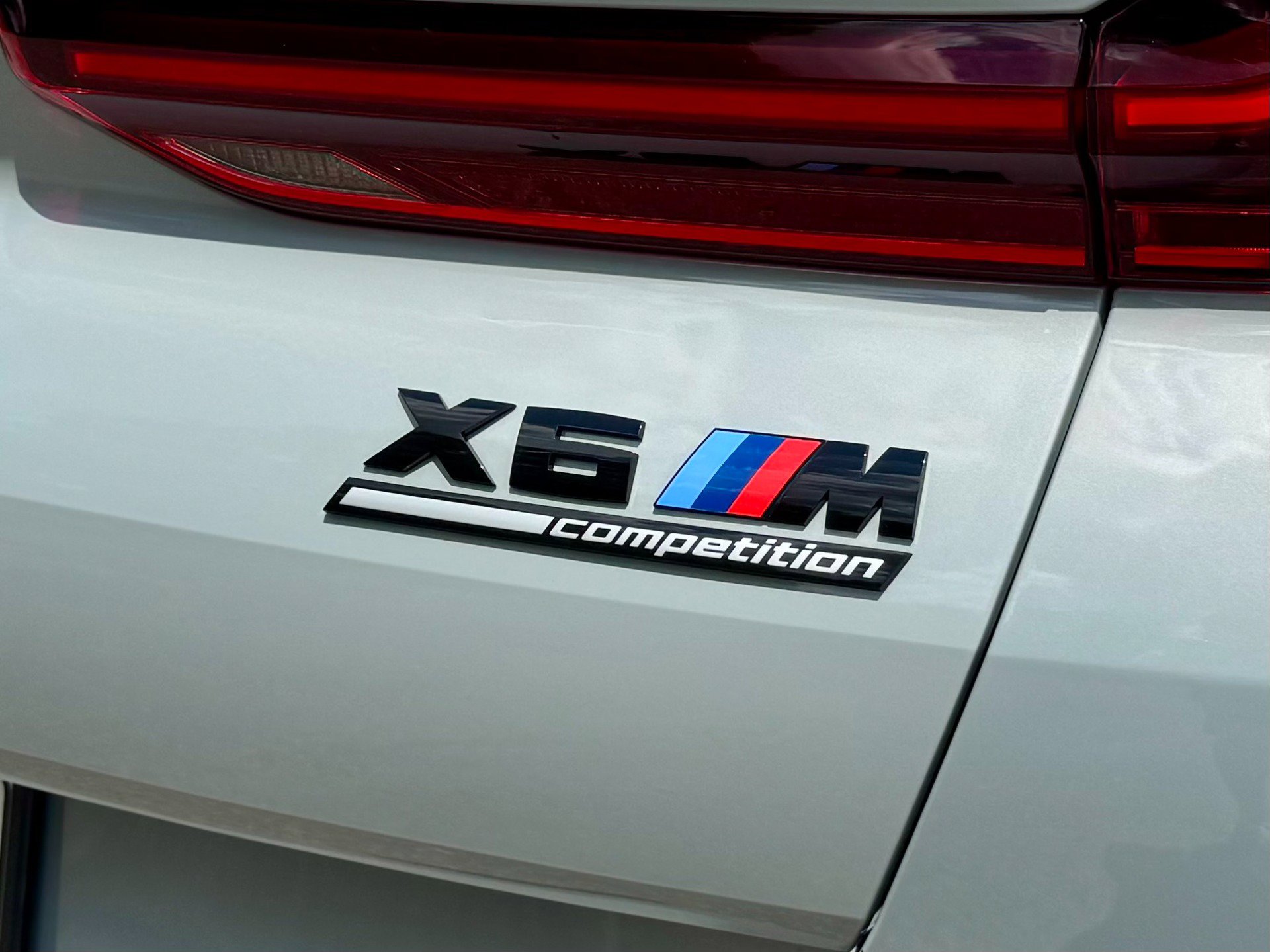 Used 2024 BMW X6 M Competition w/ Executive Package image 98