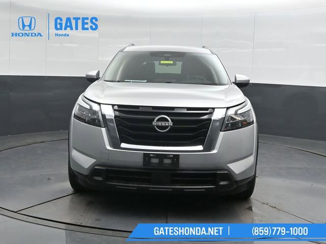 Used 2023 Nissan Pathfinder SV image 5