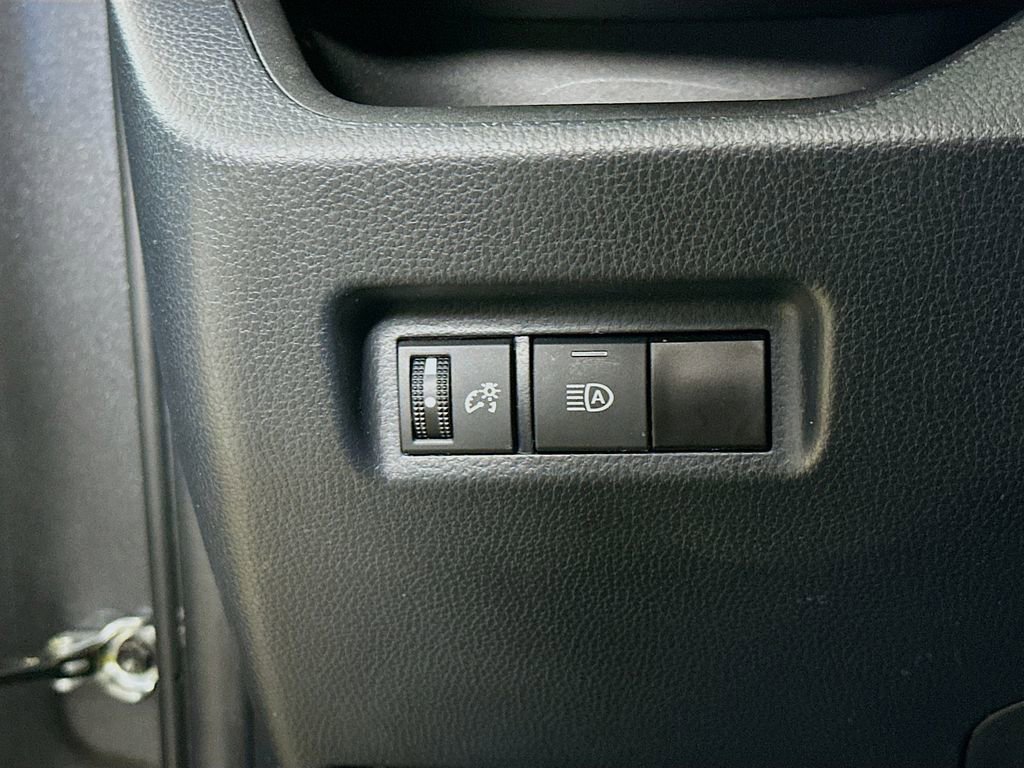 Used 2023 Toyota RAV4 XLE FWD image 12