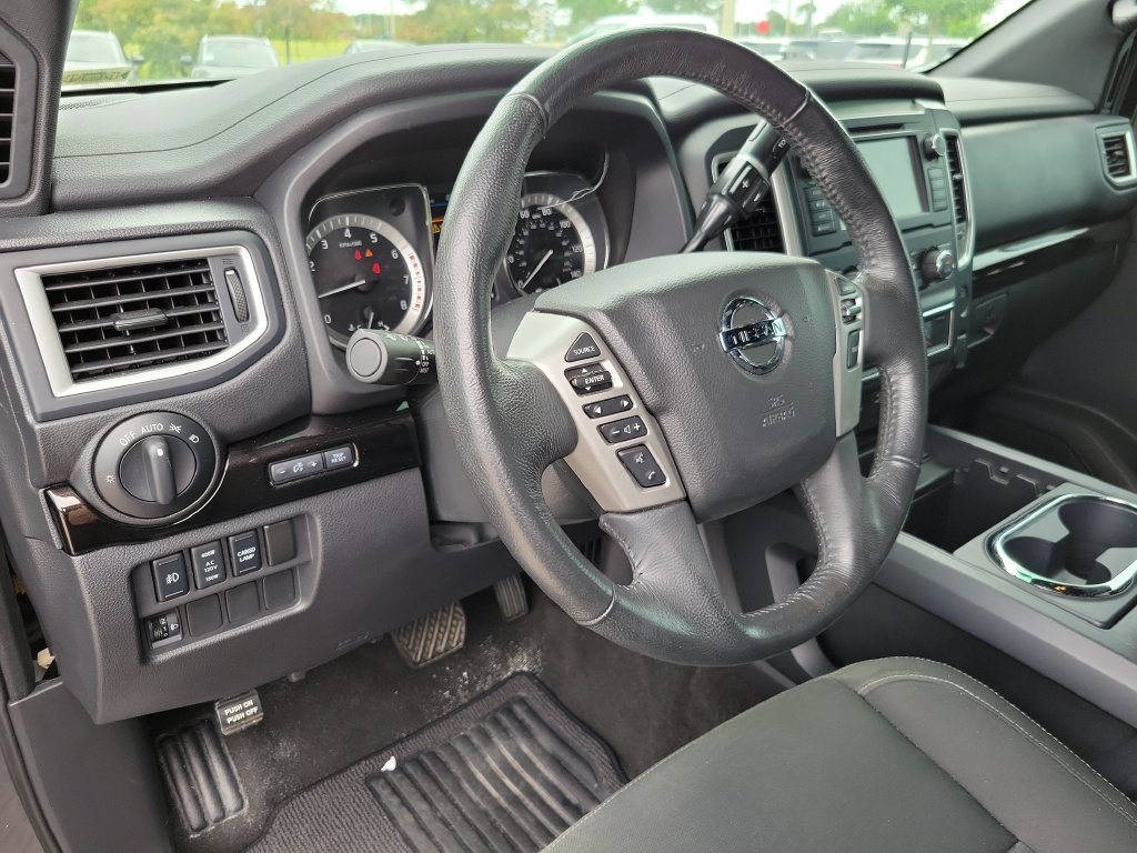 Used 2019 Nissan Titan SV w/ SV Convenience Package AWD/4WD image 34