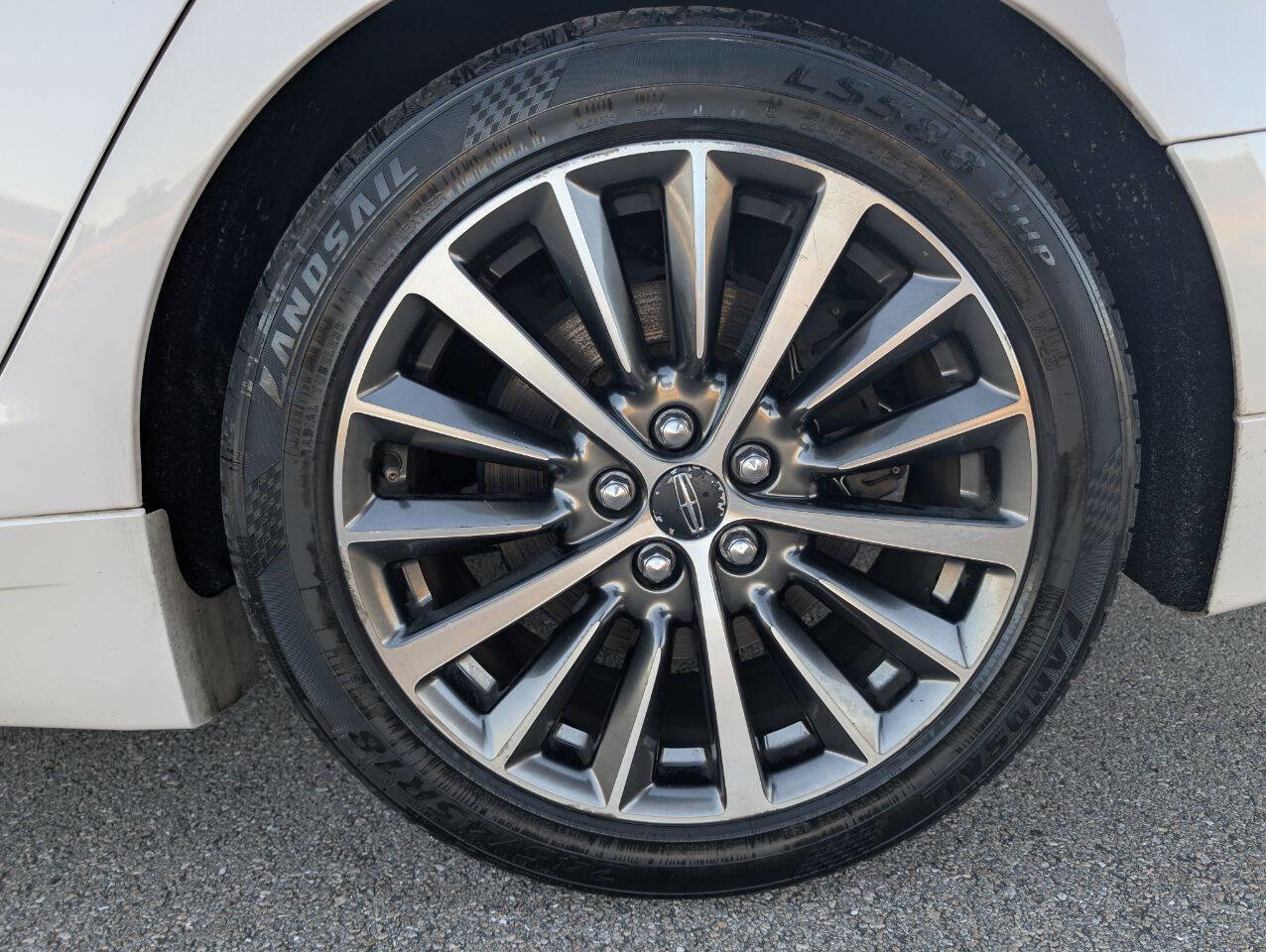 Used 2018 Lincoln MKZ Premiere image 32