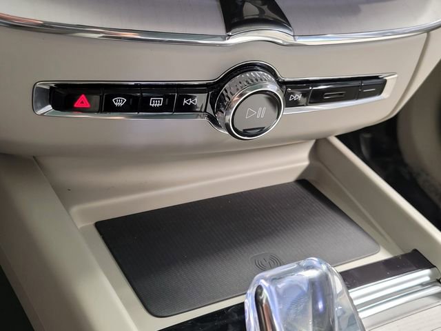 New 2026 Volvo XC60 B5 Ultra w/ Protection Package Premier image 17