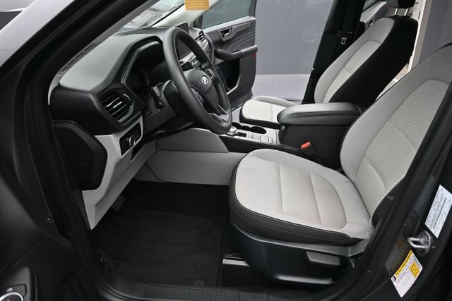 Used 2025 Ford Escape Active AWD/4WD image 10
