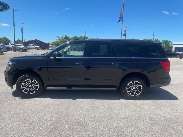 Used 2024 Ford Expedition Max XLT AWD/4WD image 3