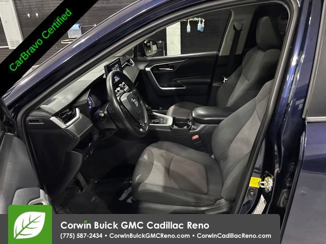 Used 2019 Toyota RAV4 XLE w/ Carpet Mat Package AWD/4WD image 12