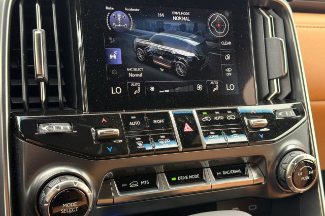New 2026 Lexus LX 600 4WD w/ Appearance Package image 19