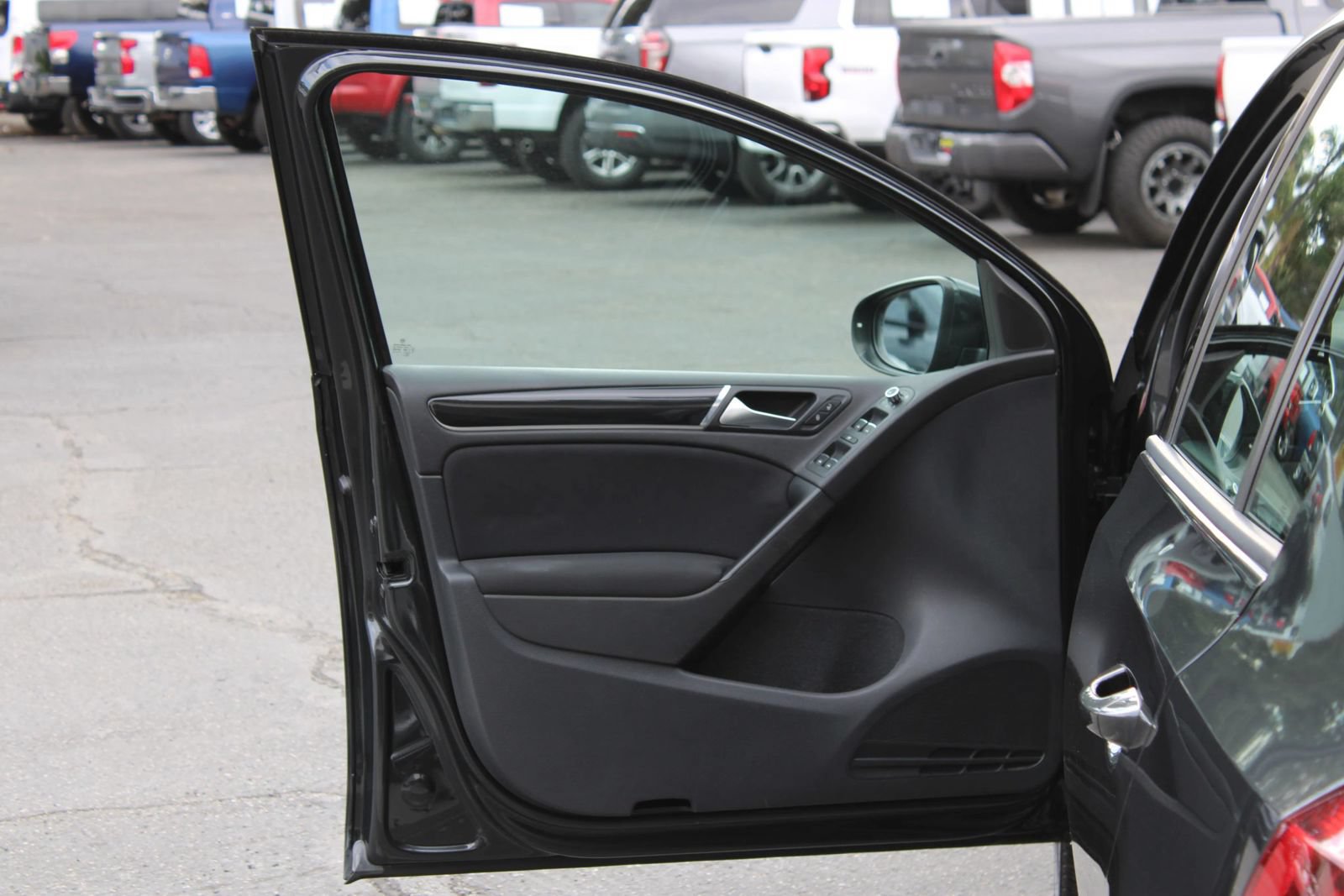 Used 2012 Volkswagen GTI 4-Door FWD image 7