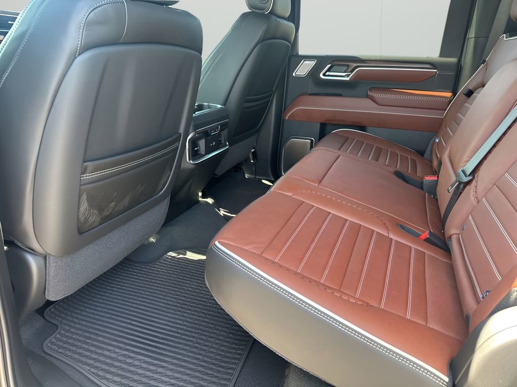 New 2026 GMC Sierra 2500 Denali Ultimate w/ LPO, Black Badging Package image 22