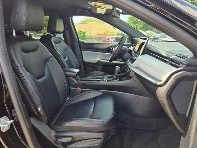 Used 2025 Jeep Compass Limited image 29