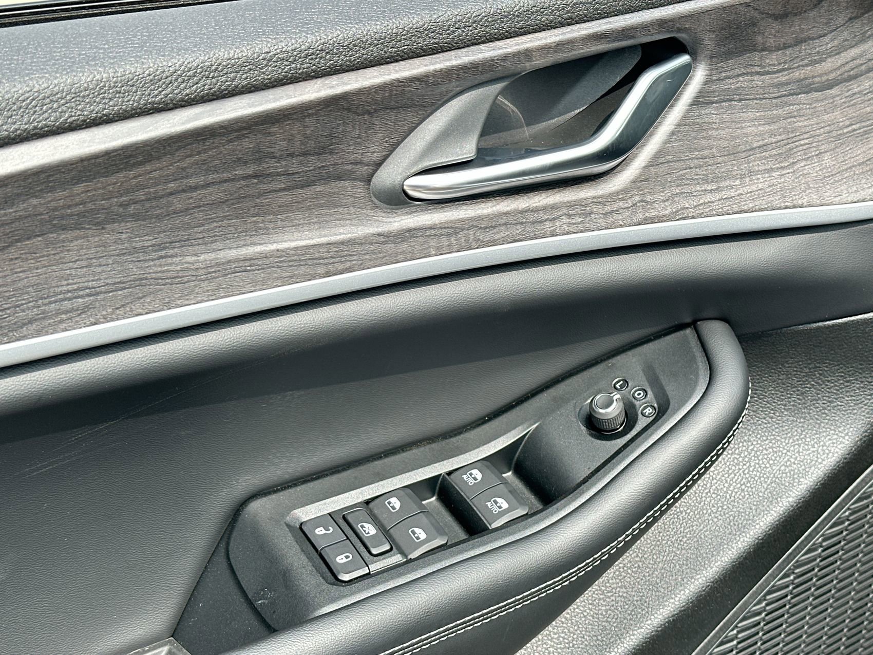 New 2026 Jeep Grand Cherokee Altitude AWD/4WD image 13