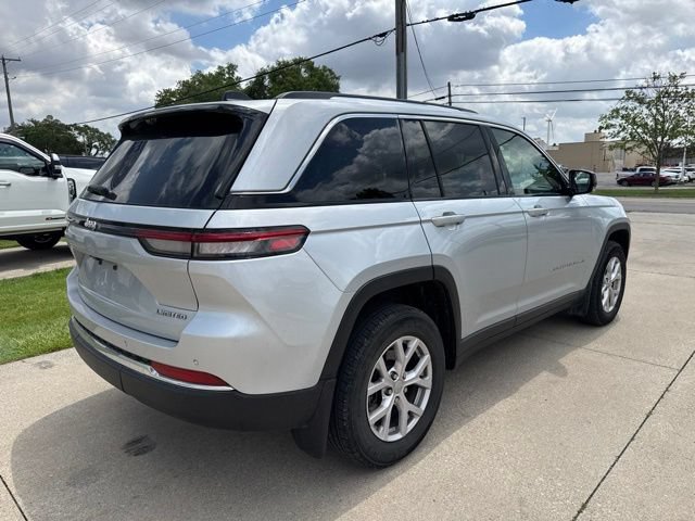 Used 2022 Jeep Grand Cherokee Limited w/ Luxury Tech Group II AWD/4WD image 8