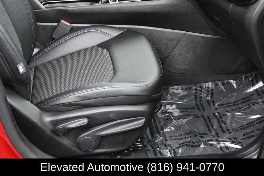 Used 2025 Jeep Compass Latitude w/ Altitude Special Edition AWD/4WD image 7