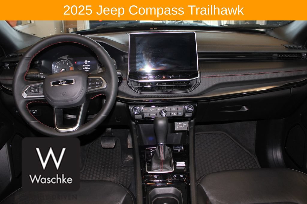 Used 2025 Jeep Compass Trailhawk w/ Trailhawk Convenience Group AWD/4WD image 25