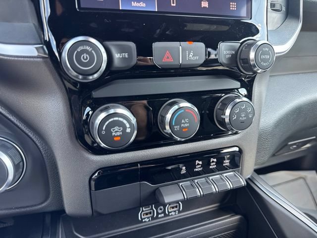 New 2026 RAM 1500 Express AWD/4WD image 19