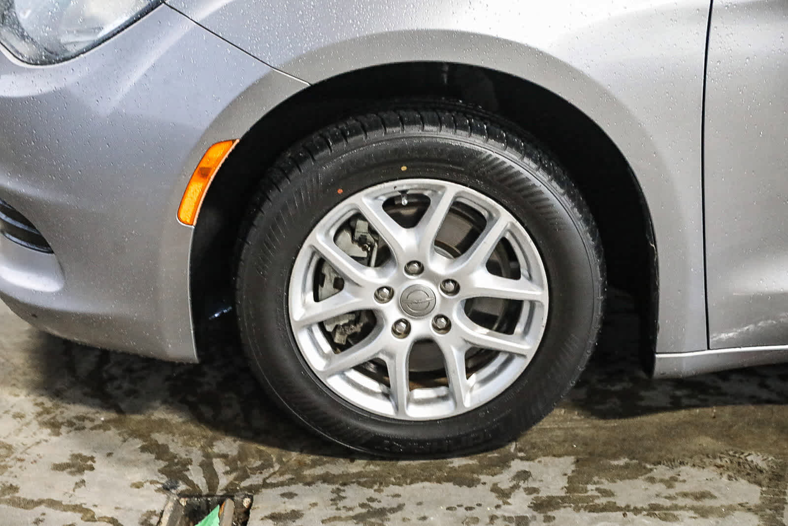 Used 2019 Chrysler Pacifica Touring image 6