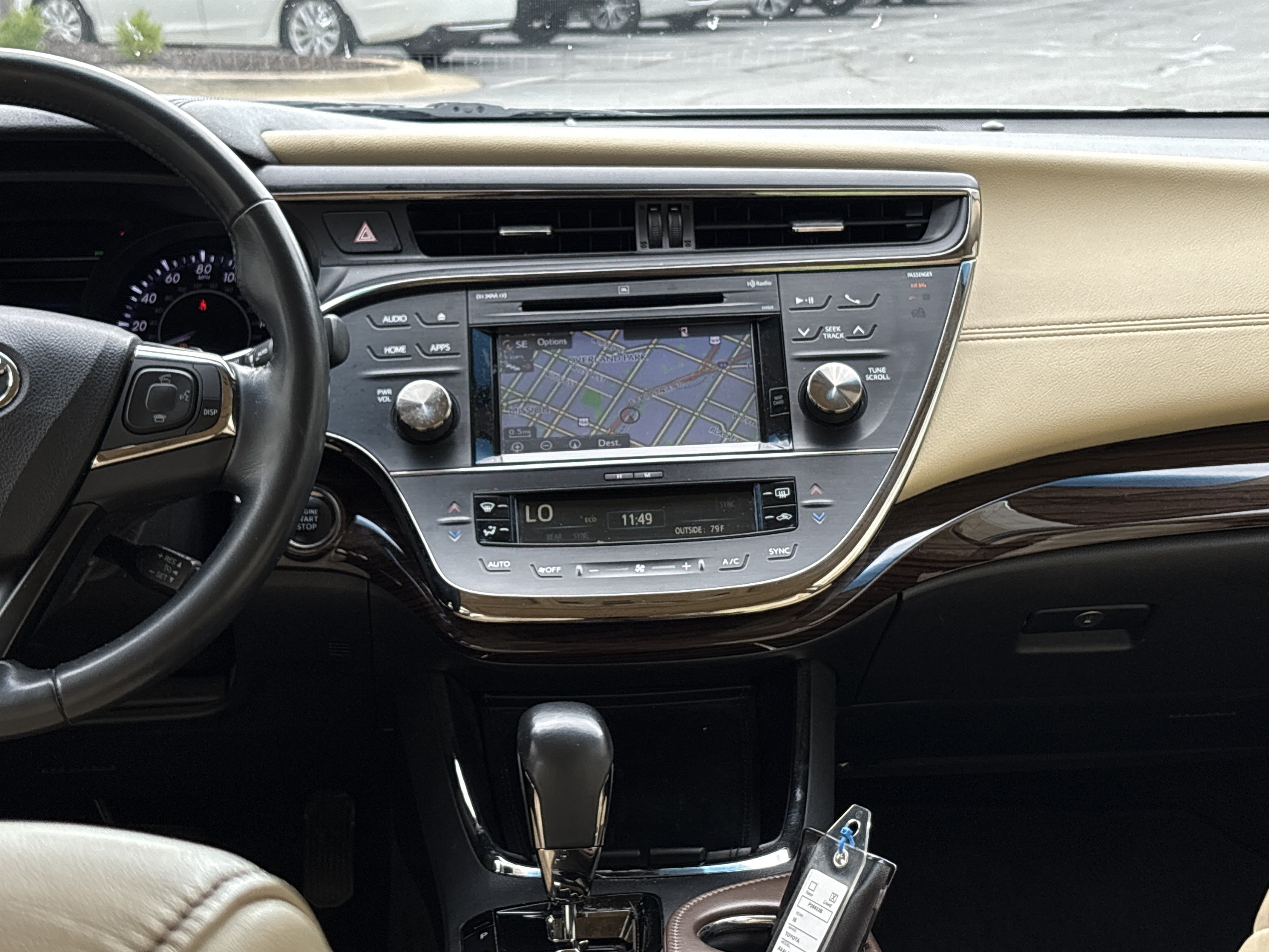 Used 2015 Toyota Avalon Limited FWD image 30