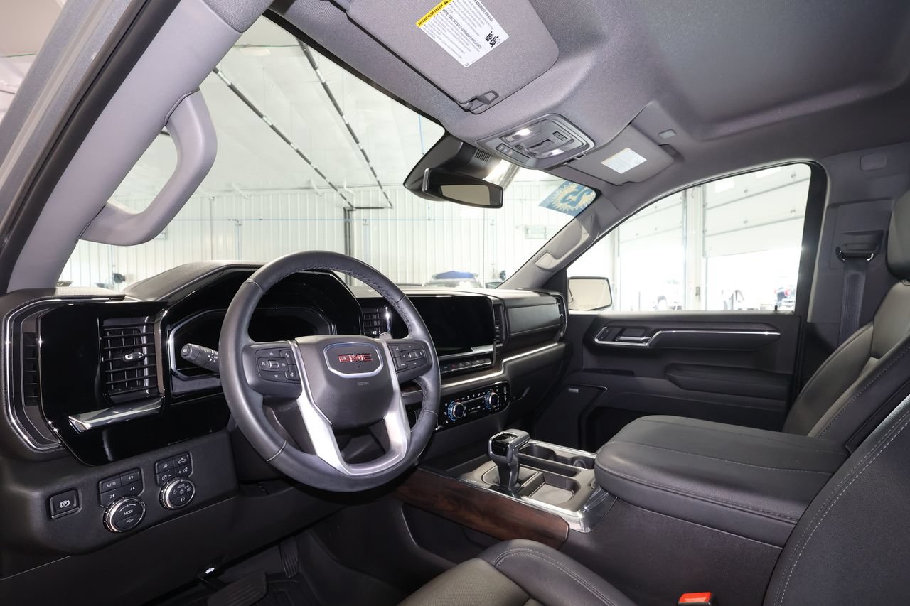 Used 2025 GMC Sierra 1500 SLT w/ SLT Premium Plus Package AWD/4WD image 9