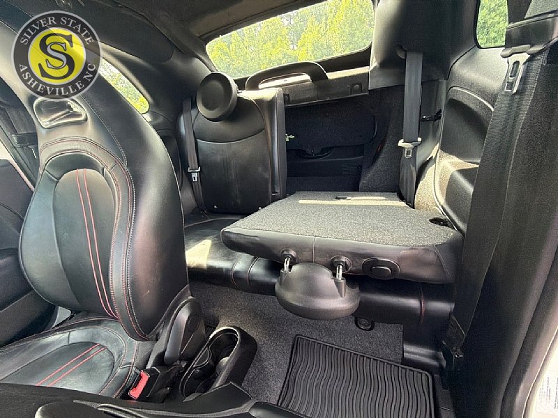 Used 2013 FIAT 500 Abarth w/ Beats Audio Pkg FWD image 15