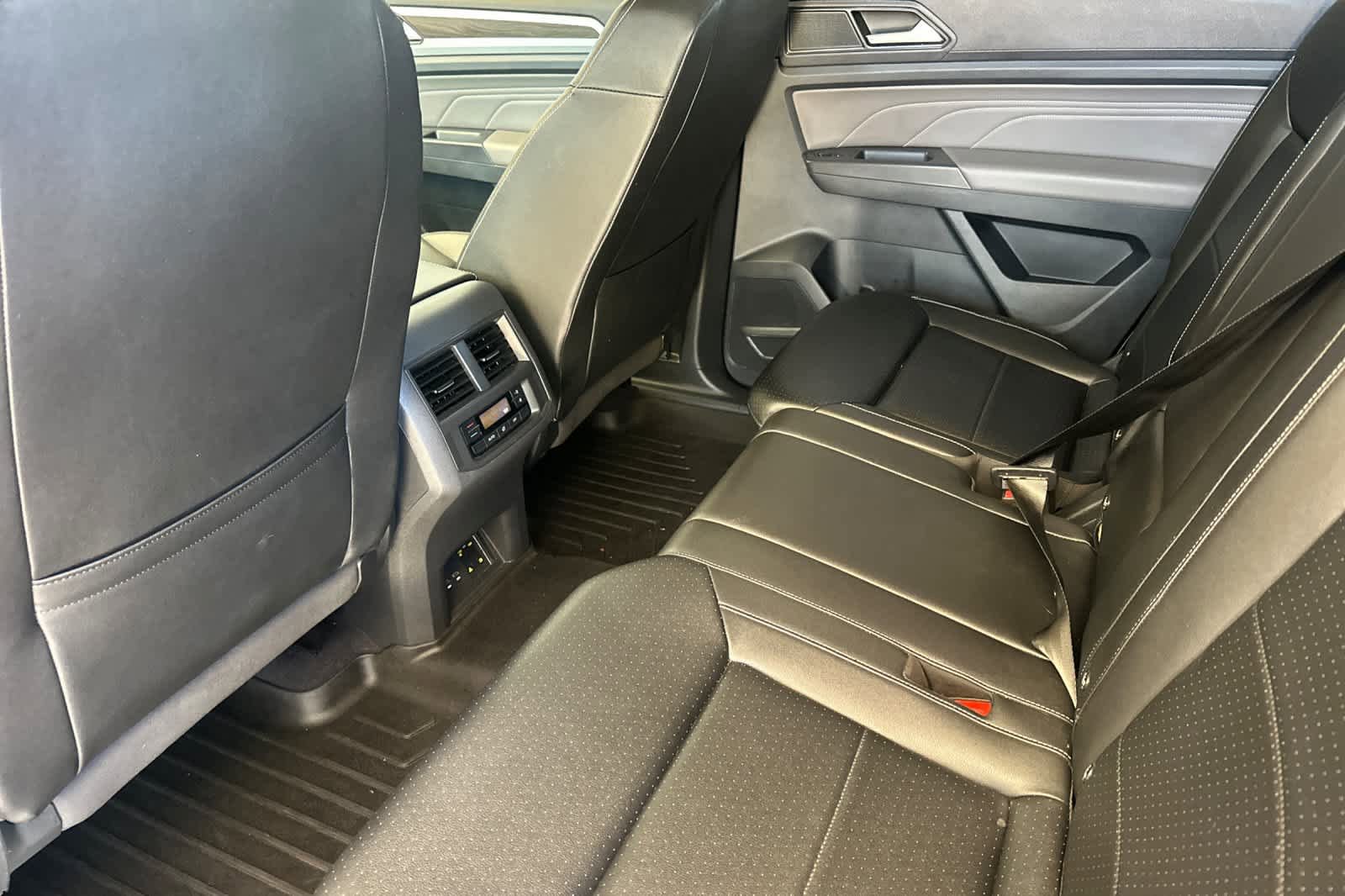 Used 2021 Volkswagen Atlas SE FWD image 4