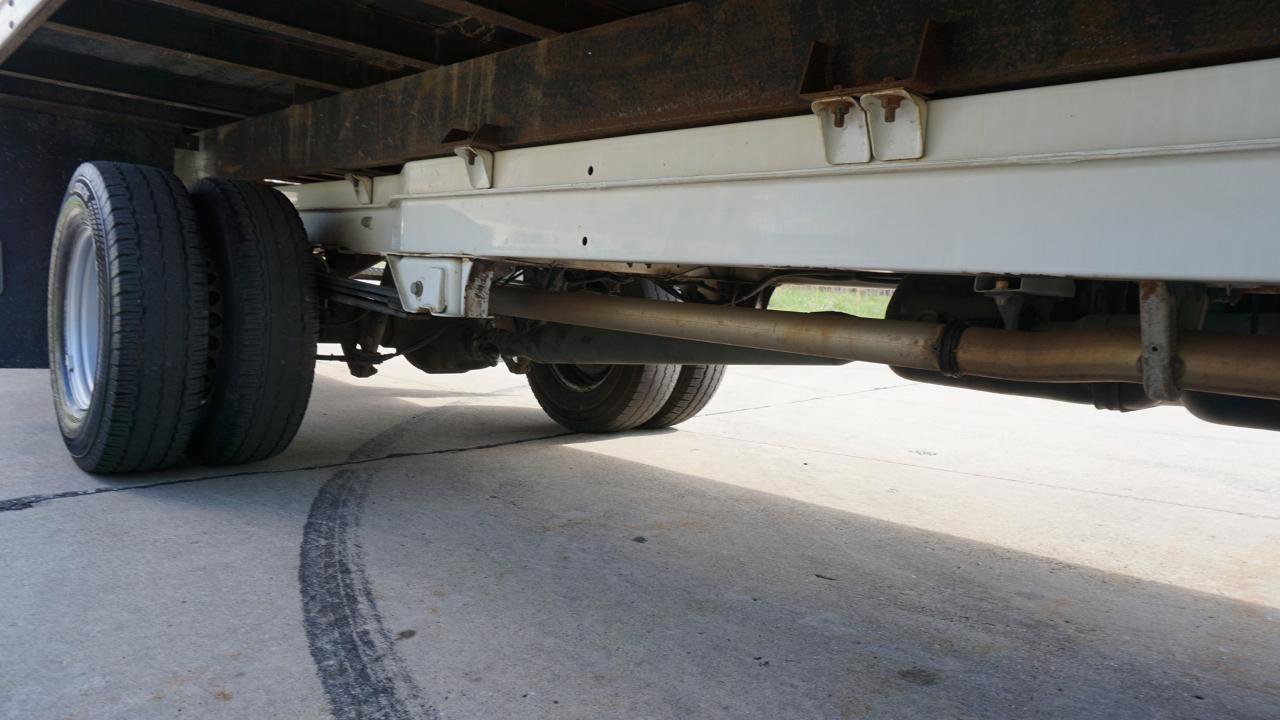 Used 2021 Mercedes-Benz Sprinter 4500 w/ Premium Package image 23