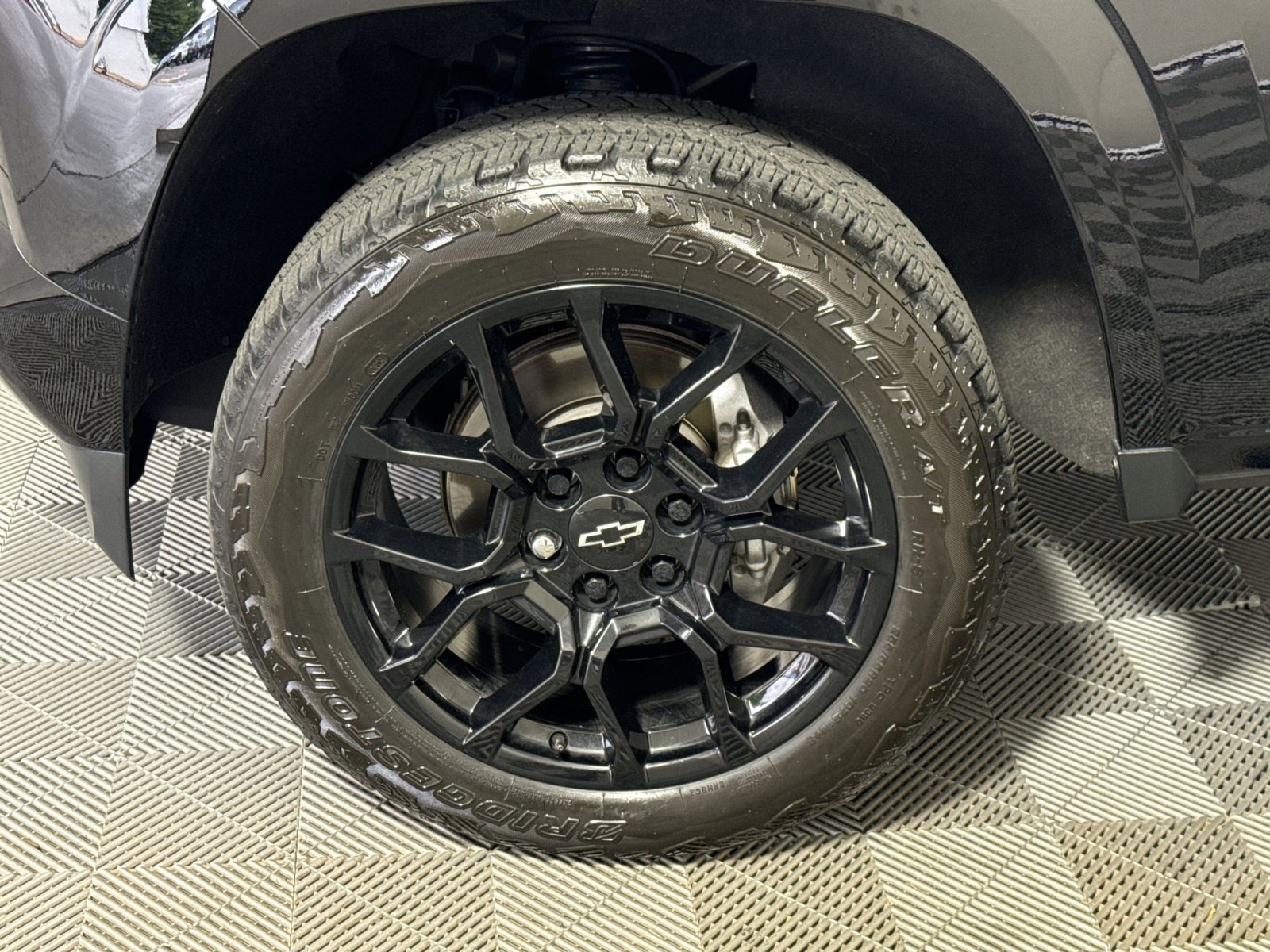 Used 2024 Chevrolet Colorado Z71 w/ LPO, Dark Essentials Package AWD/4WD image 12