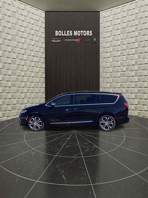 Certified 2024 Chrysler Pacifica Pinnacle FWD image 9