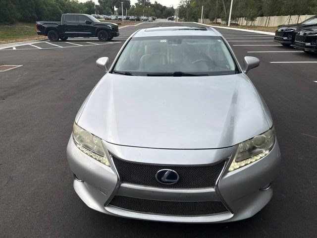 Used 2013 Lexus ES 300h w/ Luxury Pkg FWD image 3