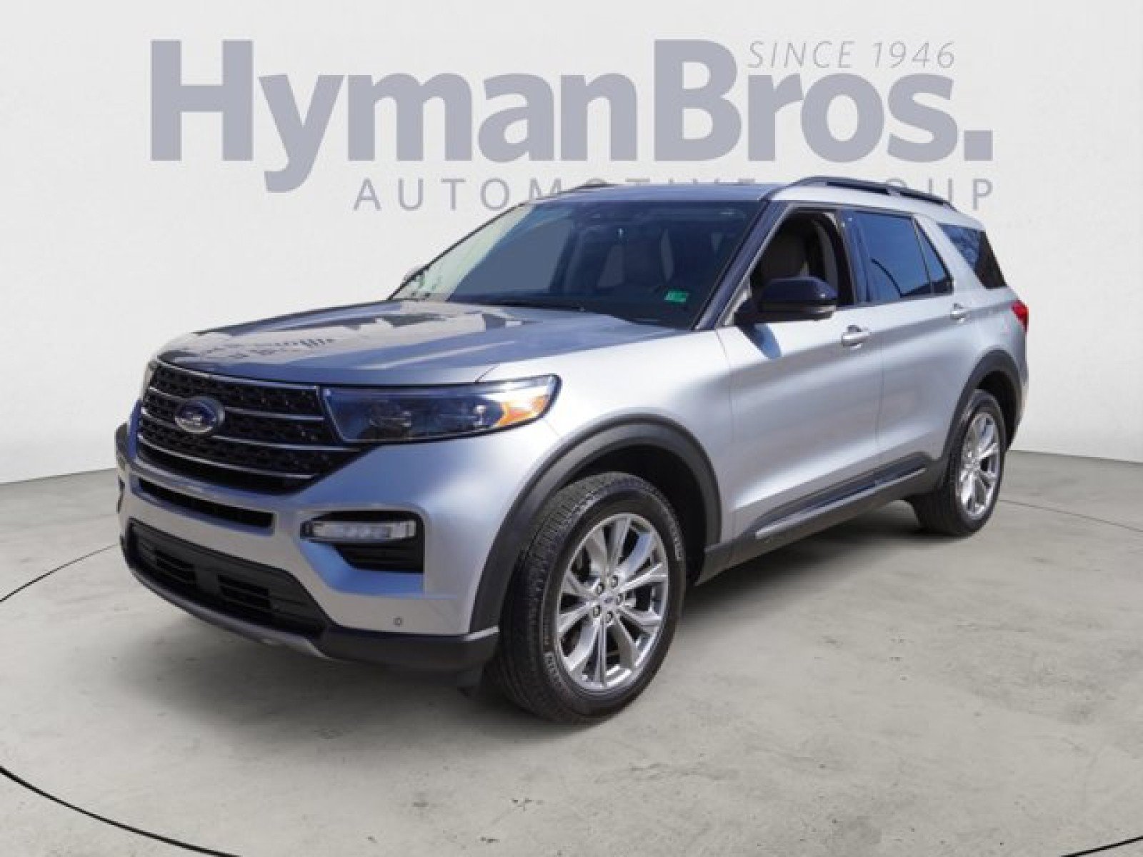 Used 2022 Ford Explorer XLT w/ Equipment Group 202A AWD/4WD image 1