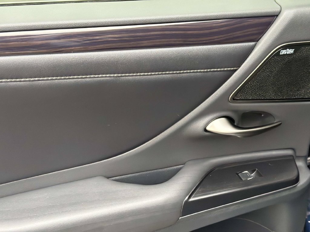 Used 2021 Lexus ES 300h w/ Accessory Package FWD image 14