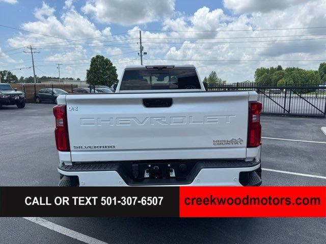 Used 2024 Chevrolet Silverado 3500 High Country w/ Technology Package AWD/4WD image 16