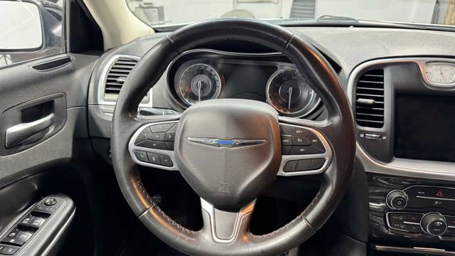 Used 2019 Chrysler 300 Touring w/ Sport Appearance Package image 20