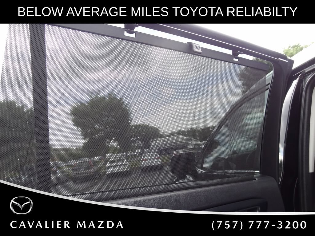 Used 2023 Toyota Highlander XLE AWD/4WD image 16