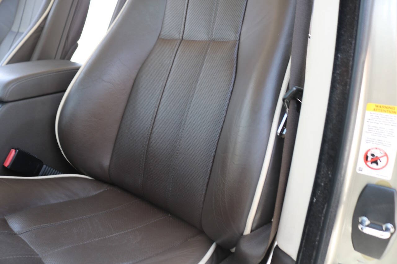 Used 2010 Land Rover Range Rover HSE LUX AWD/4WD image 29